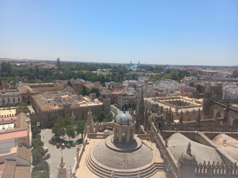 Transfer Lisbon / Seville - Check Availability