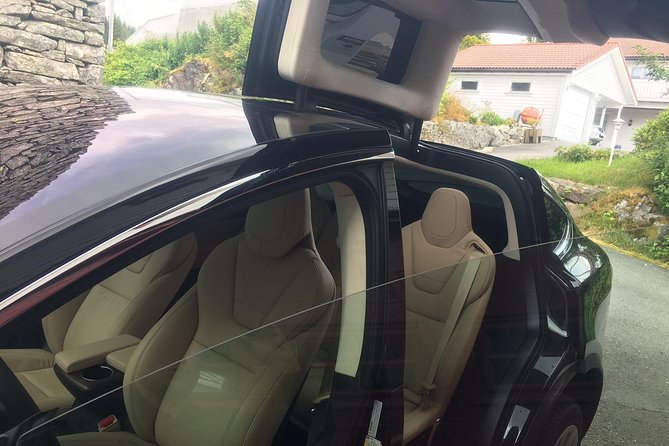 TRANSFER, LUXURY CAR 1-3 PAX: Bergen Airport TRANSFER - Luggage and Children Policy