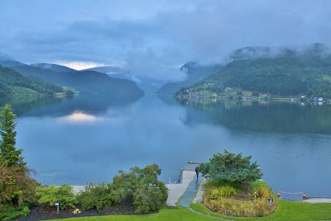 TRANSFER, LUXURY CAR 1-3 PAX: Bergen – Ulvik - Transfer Service Details