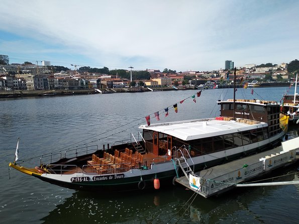 Transfer Oporto - Aeroport / up to 4 Passengers - Passenger and Luggage Capacity