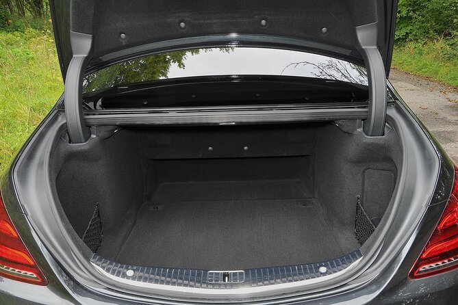 Transfer Singapore Airport to Singapore City by Luxury Vehicule - Pickup and Drop-off Details