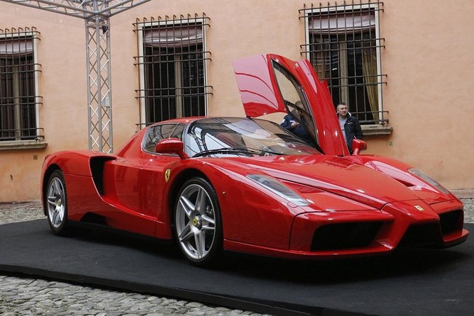 Transfer Tour Venice - Florence, Stopover Ferrari Museum, Balsamic Vinegar Land - Key Points