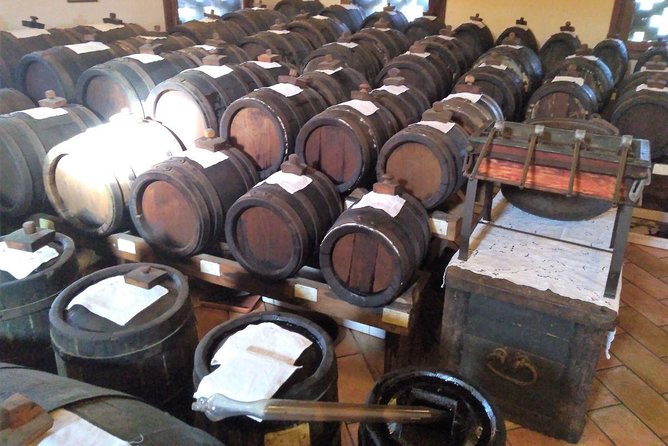 Transfer Tour Venice - Florence, Stopover Ferrari Museum, Balsamic Vinegar Land - Meeting and End Points