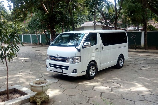 Transfers Between Colombo Airport and Taru Villas-Rampalt Street - Accessibility and Group Size