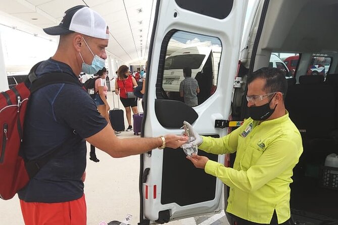 Transfers in Luxury Sedan From Cancun Airport - Accessibility and Accommodations