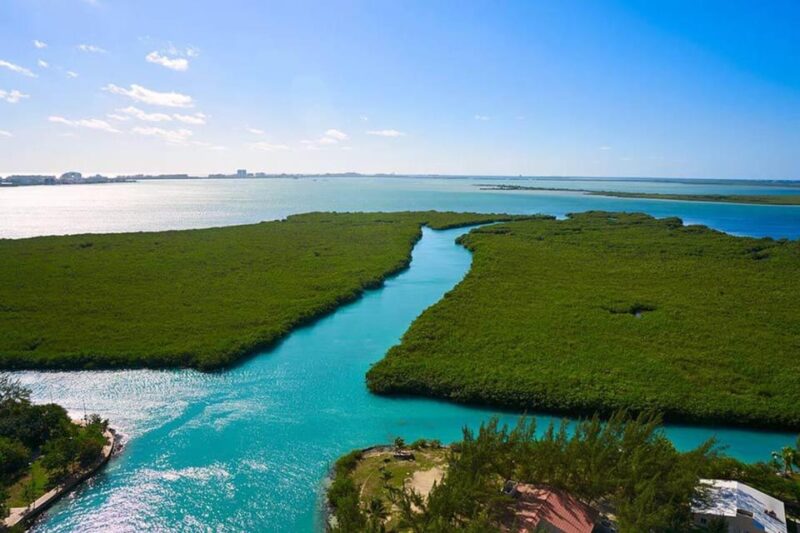 Transparent Boat Ride With Beer in Cancun - Meeting Information