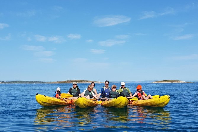 TRANSPARENT KAYAKING or SUP-ing AROUND ISLANDS - Scenic Highlights