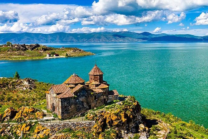 Transport Rental to Khor Virap, Areni, Noravank, Selim, Hayravank - Highlights of the Tour