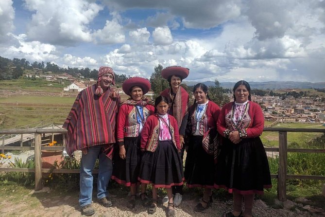 Transport to Ollantaytambo With Visits to Chinchero, Salineras De Maras, and Moray - Exploring Chinchero