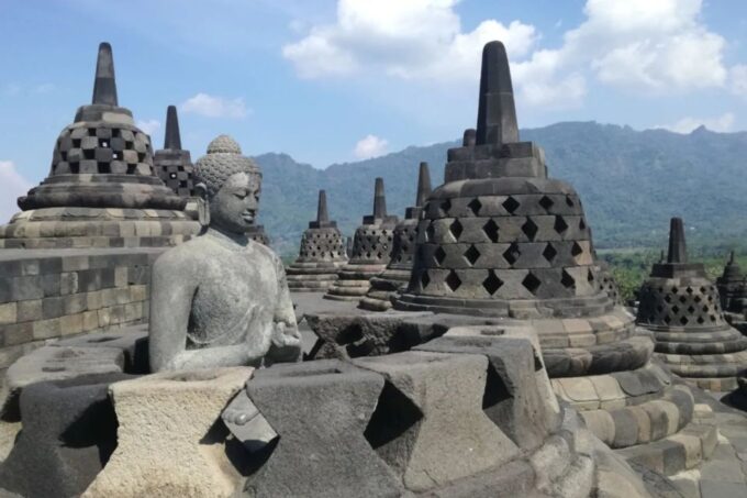 Transportation Borobudur & Prambanan Temple From Yogyakarta - Transportation Options
