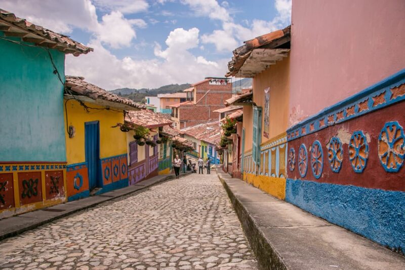 Transportation From Medellín to Guatapé and El Peñol Only - Suitability and Requirements