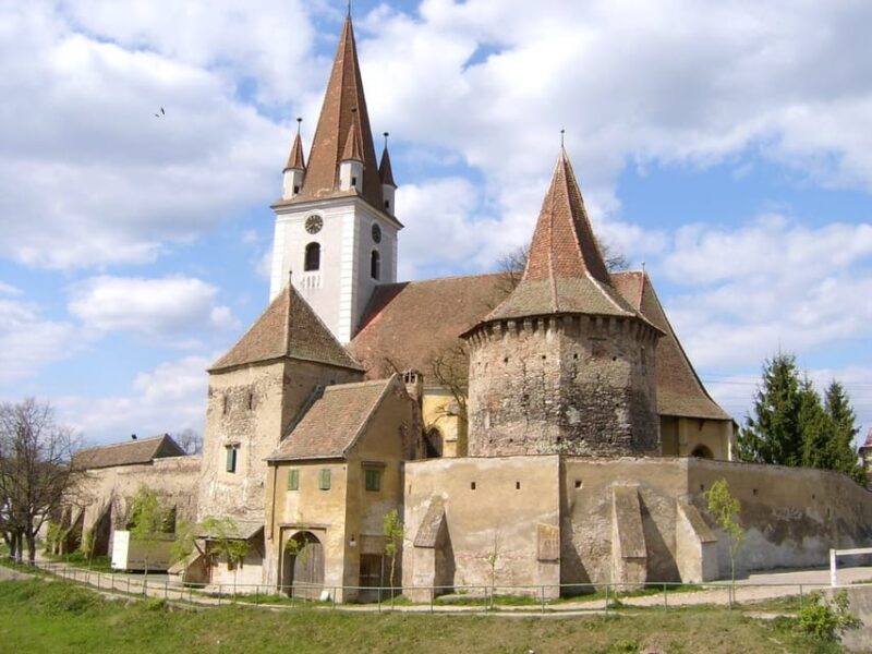 Transylvania Medieval Castles 4-Day Tour - Bucharest to Peles Castle and Brasov