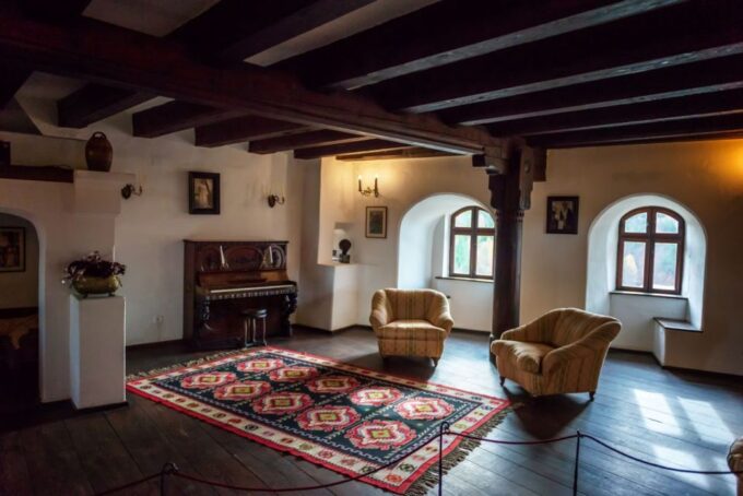 Transylvania Tours: Discover Dracula's Castle & Royal Peles - Pickup and Drop-off