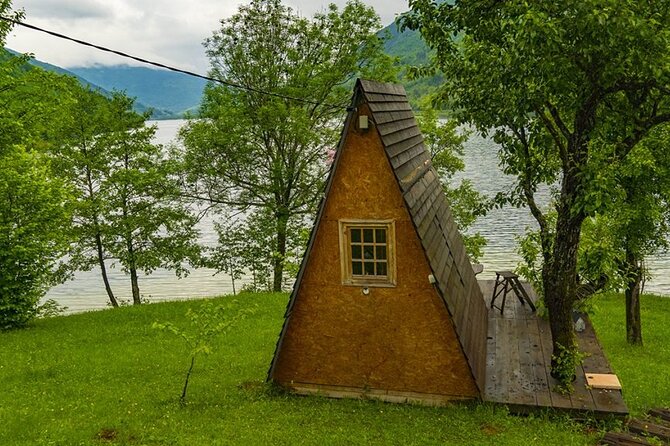 Travnik, Jajce & Pliva Lakes Day Tour From Sarajevo (fees Incl.) - Jajce: Exploring the Past