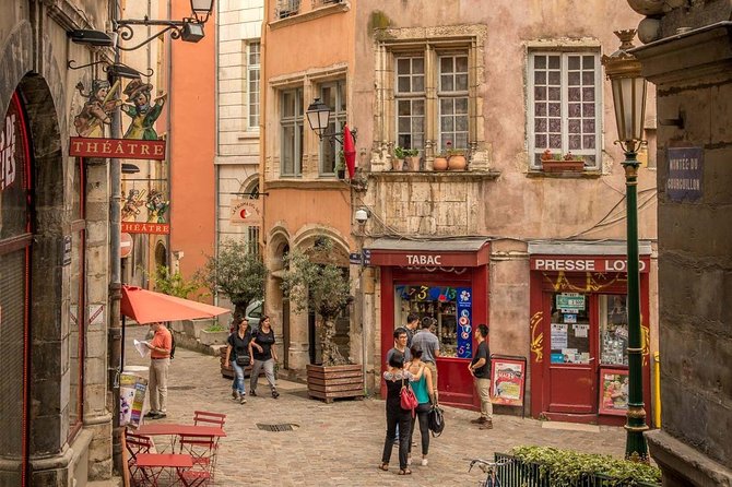 Treasure Hunt in a Pedicab Tour of Lyon - Guided Pedicab Sightseeing