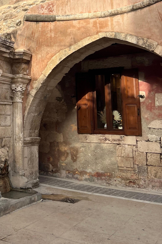 Treasure Hunting in Rethymno Old Town: Pirates Vs Corsairs - Food Prizes and Puzzle Solving