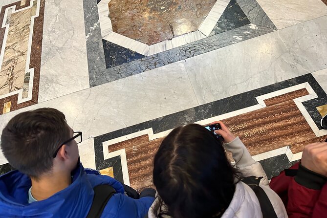 Treasures of St Peter Basilica Scavenger Hunt for Kids & Families - Fun Scavenger Hunt for All
