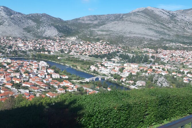 Trebinje Gastro Tour From Dubrovnik - Dining at a Traditional Konoba Restaurant