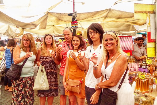 Trevi Fountain, Pantheon, and Campo Dei Fiori Market Food and Wine Tour - Explore the Trevi Neighborhood