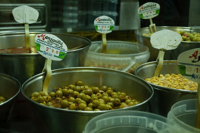 Triana Market Guided Tour - Interaction With Market Vendors