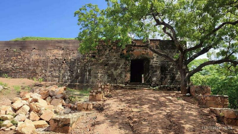 Trincomalee: City Tour with Koneswarm and Crocodile lake - Key Points