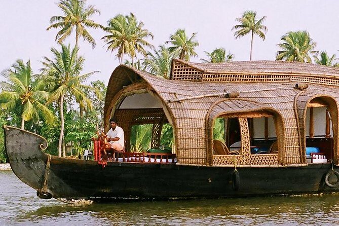 Trivandrum Private Tour: Overnight Alleppey Backwaters Houseboat Cruise - Introduction: What to Expect from the Alleppey Houseboat Experience