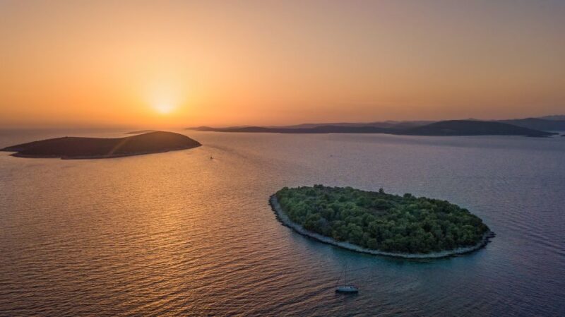 Trogir and Split Private Blue Lagoon & Šolta 3 Islands Tour - Tour Features