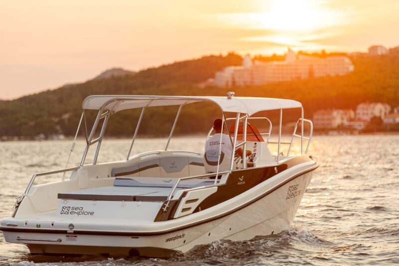 Trogir: Blue Lagoon & 3 Islands Half-Day Speedboat Tour - Included Amenities