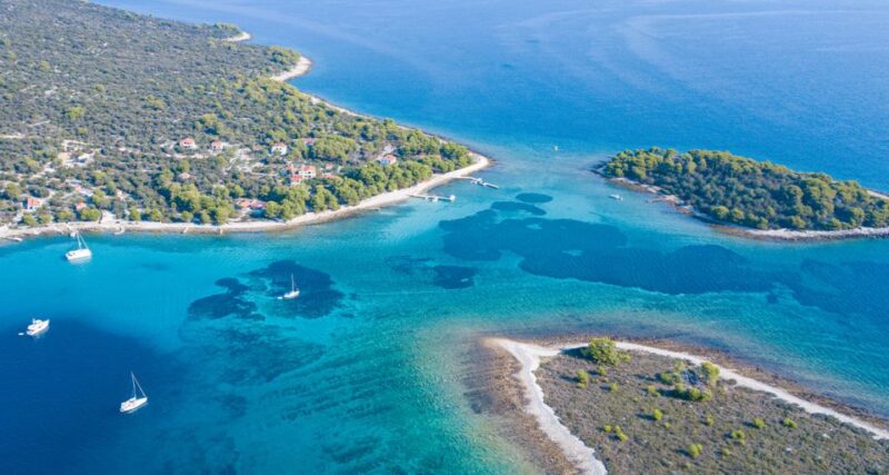 Trogir: White Lagoon, Maslinica & Blue Lagoon Speedboat Tour - Itinerary