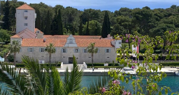 Trogir: White Lagoon, Maslinica & Blue Lagoon Speedboat Tour - Departure Location