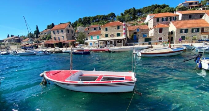 Trogir: White Lagoon, Maslinica & Blue Lagoon Speedboat Tour - Tour Duration and Pricing