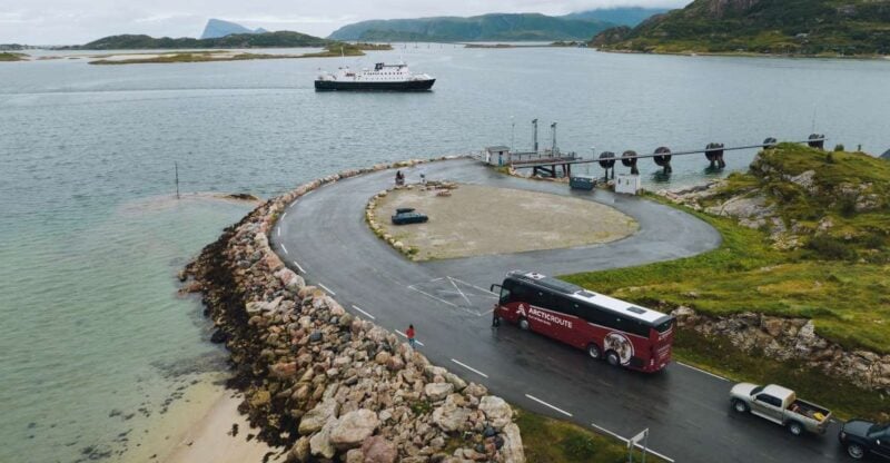 Tromsø: 1-Way Bus and Ferry Transfer To/From Lofoten - Ferries and Photo Stops