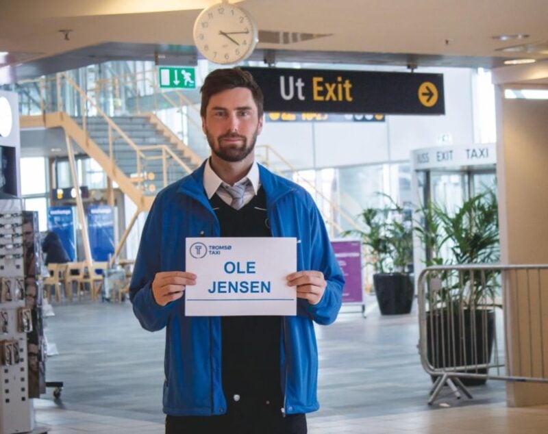 Tromsø Airport (TOS): One-Way Hotel Transfer - Luggage Assistance