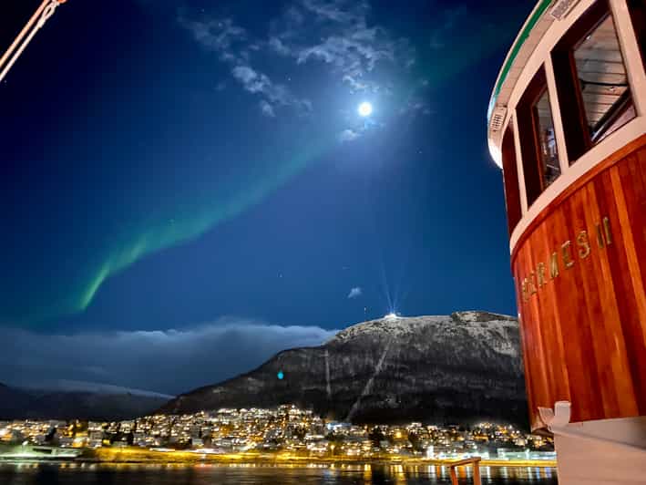 Tromsø: Arctic Light Evening Cruise With Fish Soup - Key Points