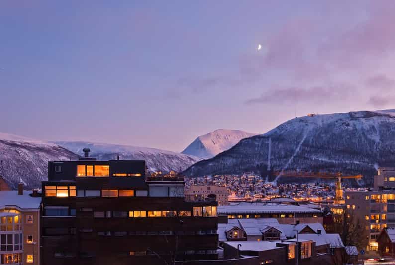 Tromso: Express Walk With a Local in 60 Minutes - Cancellation and Refund Policy