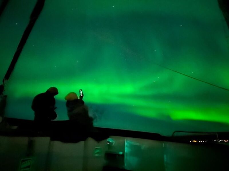 Tromso: Luxury Northern Lights Cruise With Hot Tub & Dinner - Amenities and Inclusions