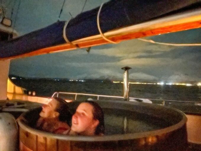 Tromso: Luxury Northern Lights Cruise With Hot Tub & Dinner - Recap