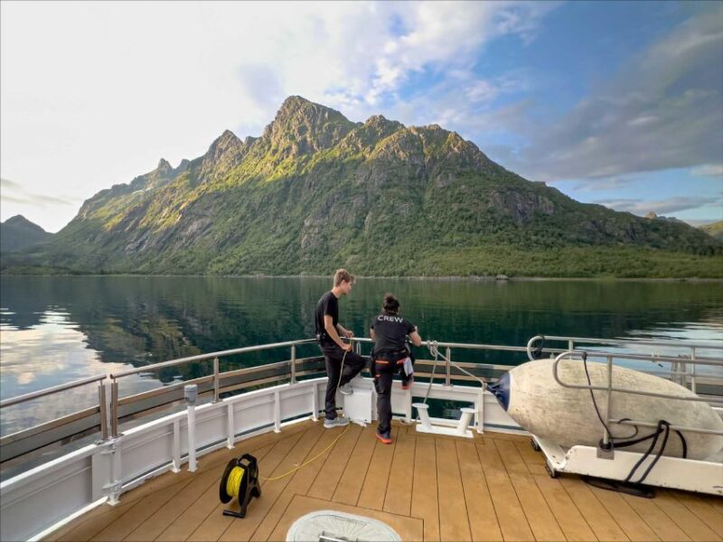 Tromsø: Midnight Sun or Sunset Cruise With a Guide - Key Points