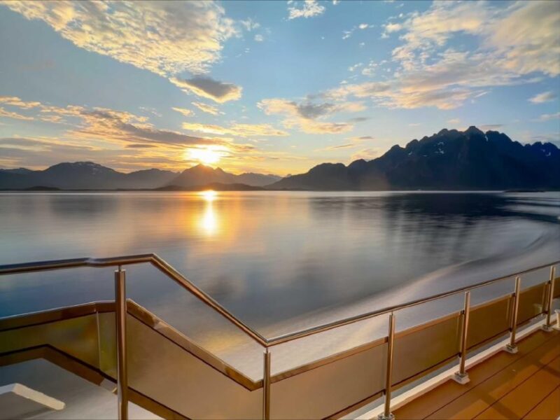 Tromsø: Midnight Sun or Sunset Cruise With a Guide - Participant Information