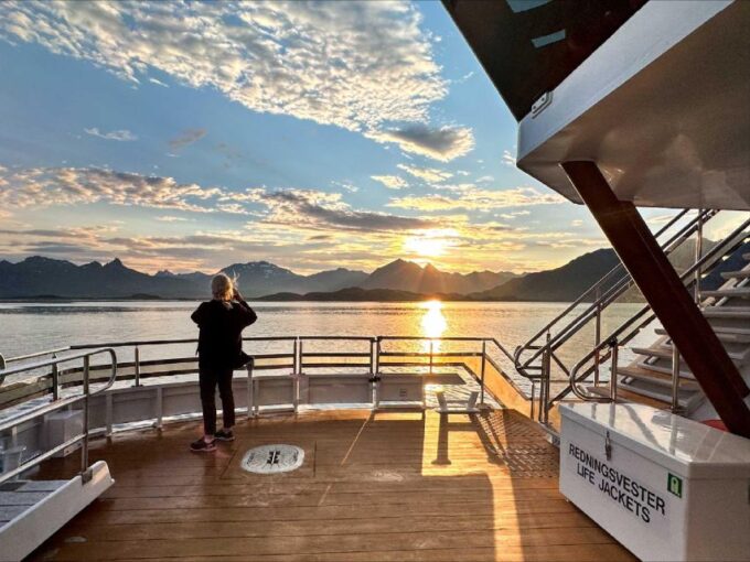 Tromsø: Midnight Sun or Sunset Cruise With a Guide - Booking and Cancellation Policy