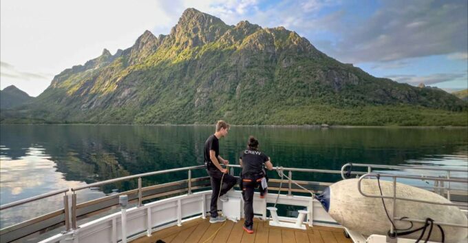 Tromsø: Midnight Sun or Sunset Cruise With a Guide - Recap