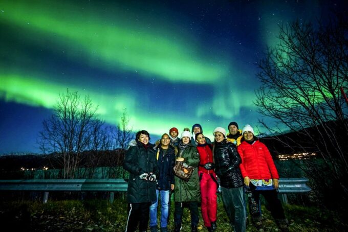 Tromsø: Northern Lights Chase Minibus Tour With Campfire - Customer Reviews