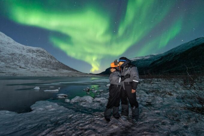 Tromsø: Northern Lights Hunt With Photos and Hot Food - Scenic Arctic Journey