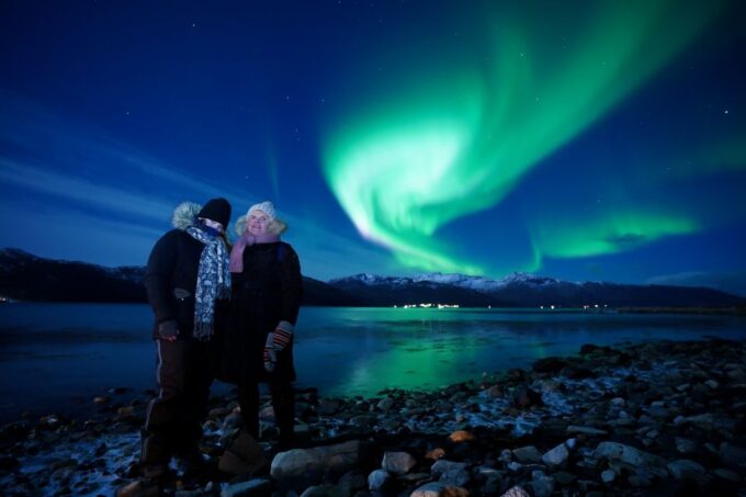 Tromsø: Northern Lights Tour With Free Professional Portrait - Packing and Preparation