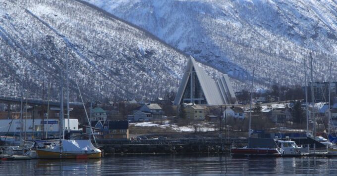 Tromsø: Private City Walk & Culture Experience - Enjoying a Local Lunch