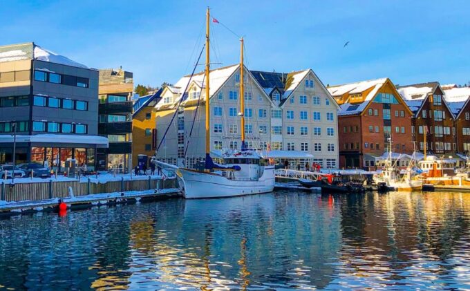 Tromsø:Arctic Fishing & Seafood Fjord Cruise on Luxury Yacht - Customer Reviews and Highlights
