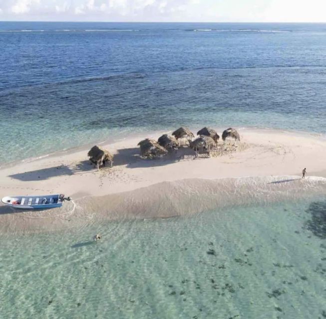Tropical Hideaway: Catamaran Escape to Cayo Arenas - Luxury Catamaran Journey
