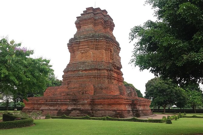 Trowulan Tour Ruin of Majapahit Kingdom From Surabaya - Exploring Trowulans Archaeological Wonders