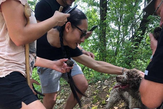 Truffle Hunting With Wine Tasting - Local Truffle Hunting