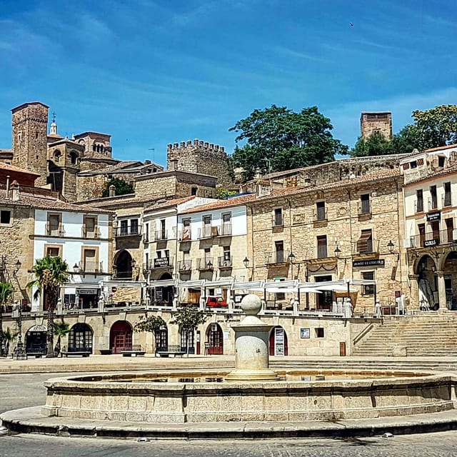 Trujillo : Guided Visit Medieval Scenery and Route of the Discoverers. - Thematic Journeys Through History